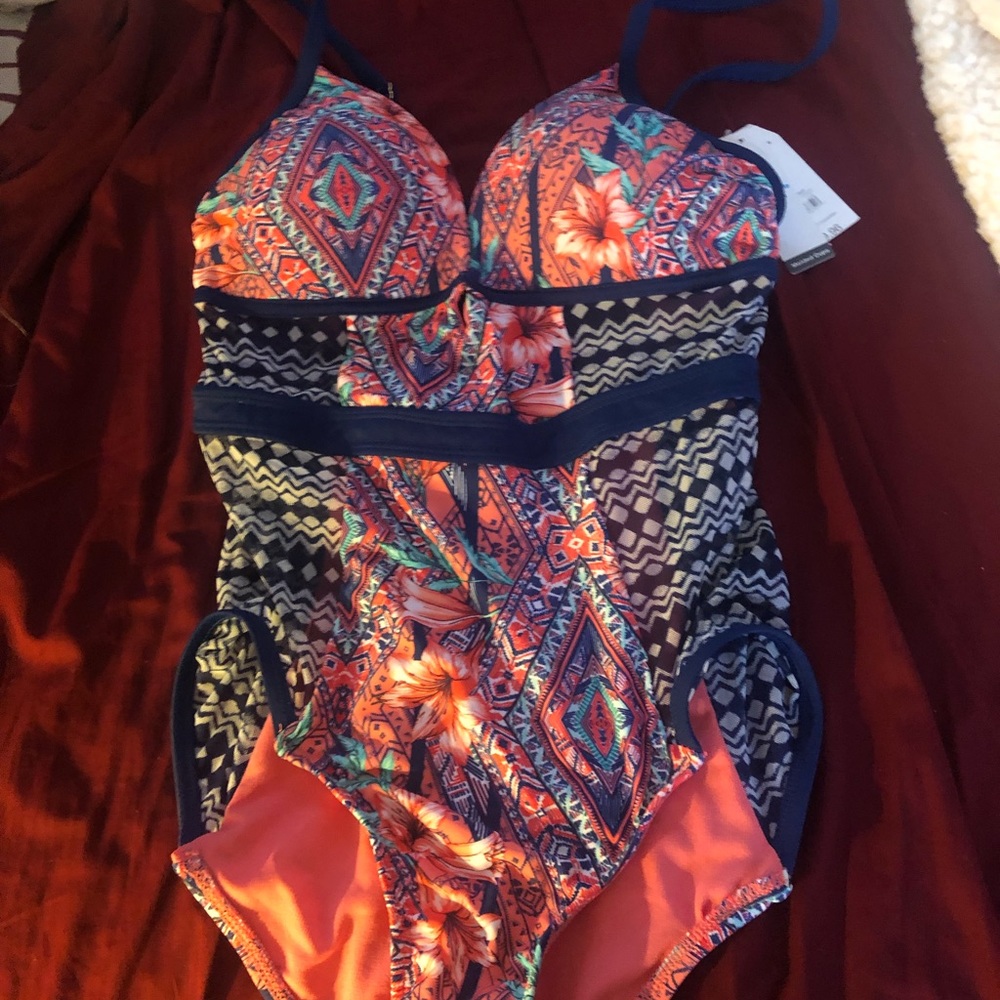 One-piece bathing suit